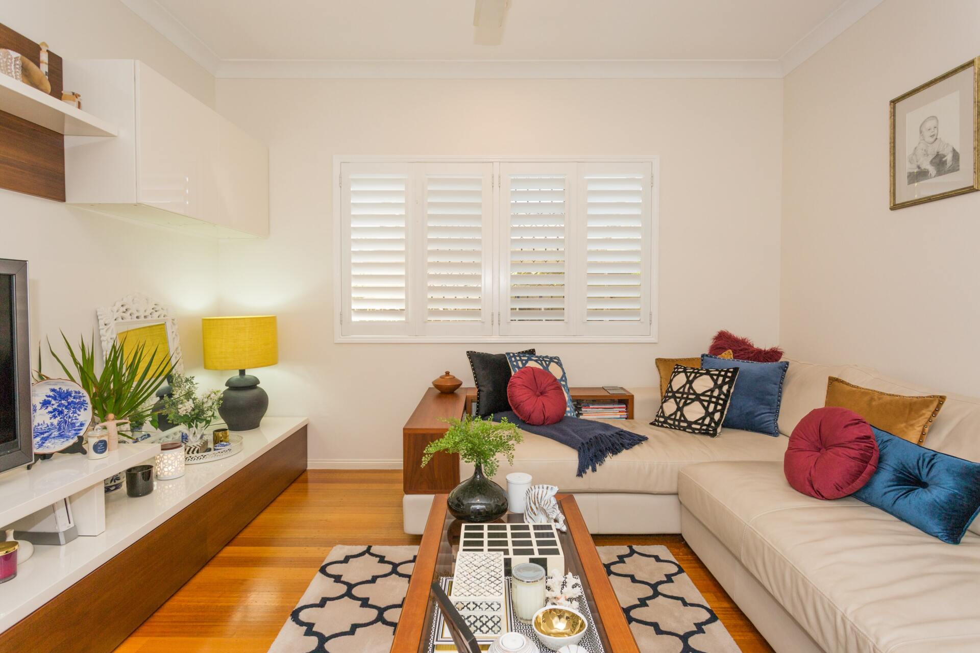 internal aluminium blinds in living area 1