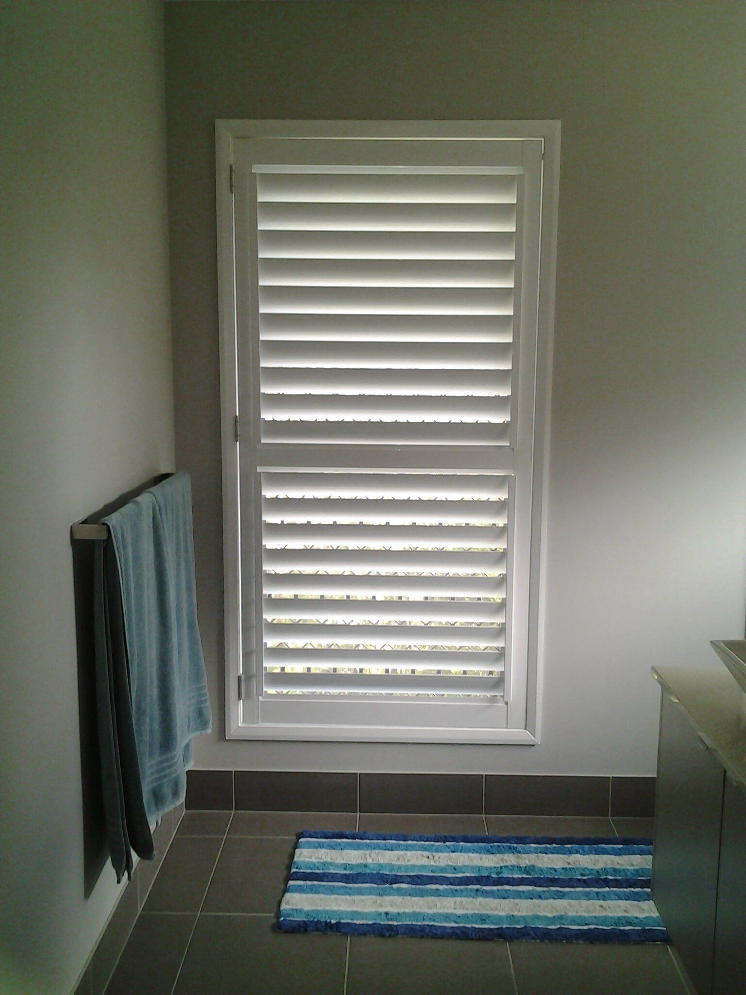 internal aluminium blinds in doorway