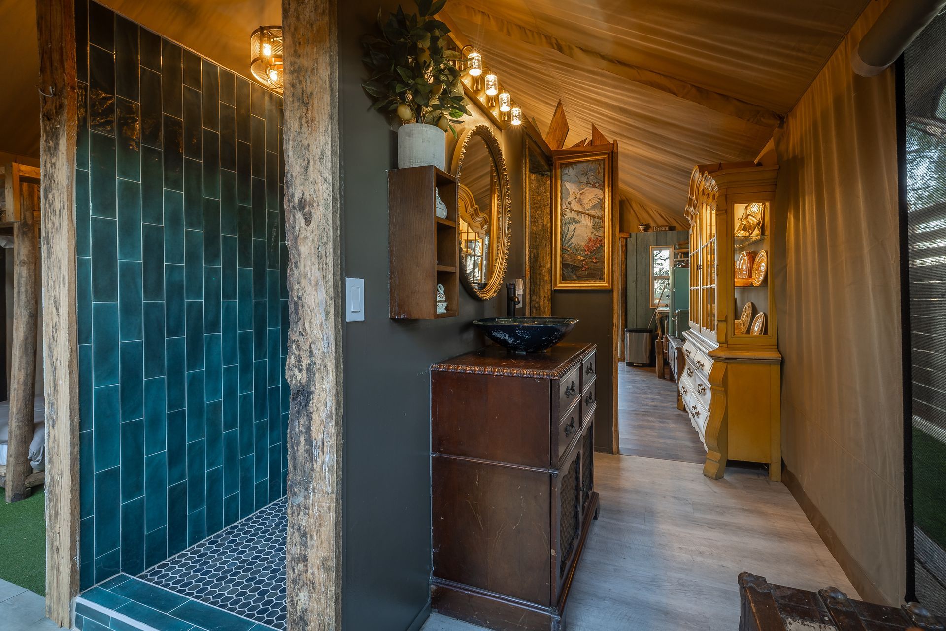 Treehouse, tent, campsite, campfire, nature, bird watching, retreat, vacation, resort, hotel, experience, family reunions