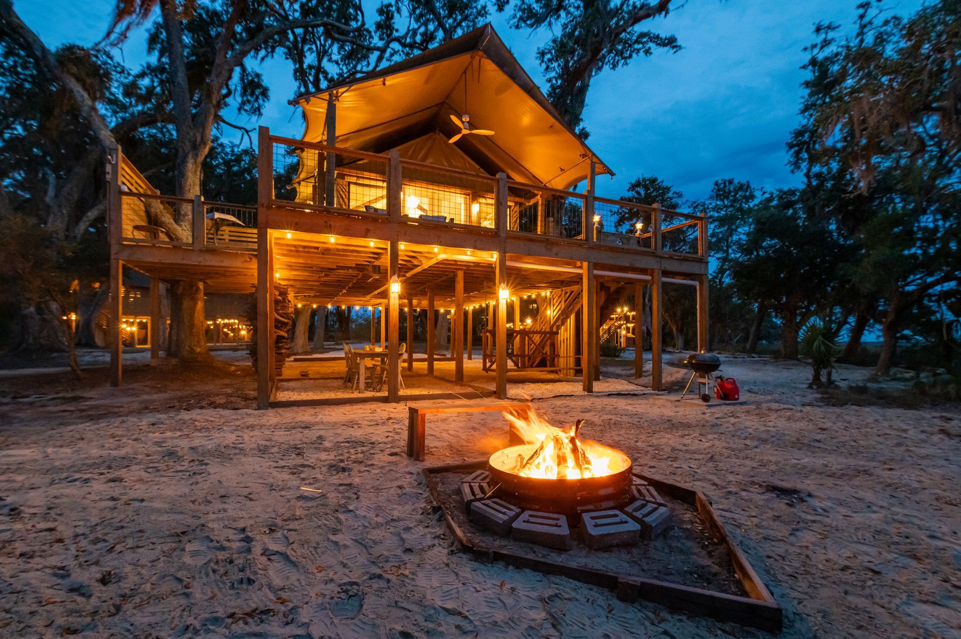 Treehouse, tent, campsite, campfire, nature, bird watching, retreat, vacation, resort, hotel, experience, family reunions