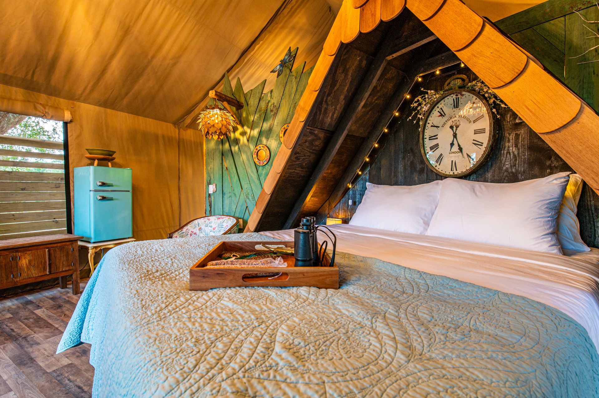 Treehouse, tent, campsite, campfire, nature, bird watching, retreat, vacation, resort, hotel, experience, family reunions