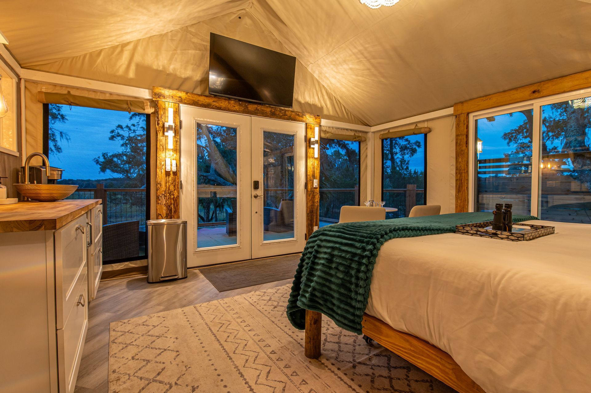 Treehouse, tent, campsite, campfire, nature, bird watching, retreat, vacation, resort, hotel, experience, family reunions