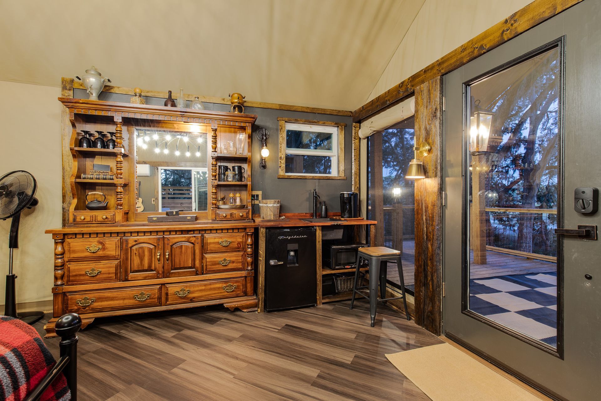 Treehouse, tent, campsite, campfire, nature, bird watching, retreat, vacation, resort, hotel, experience, family reunions