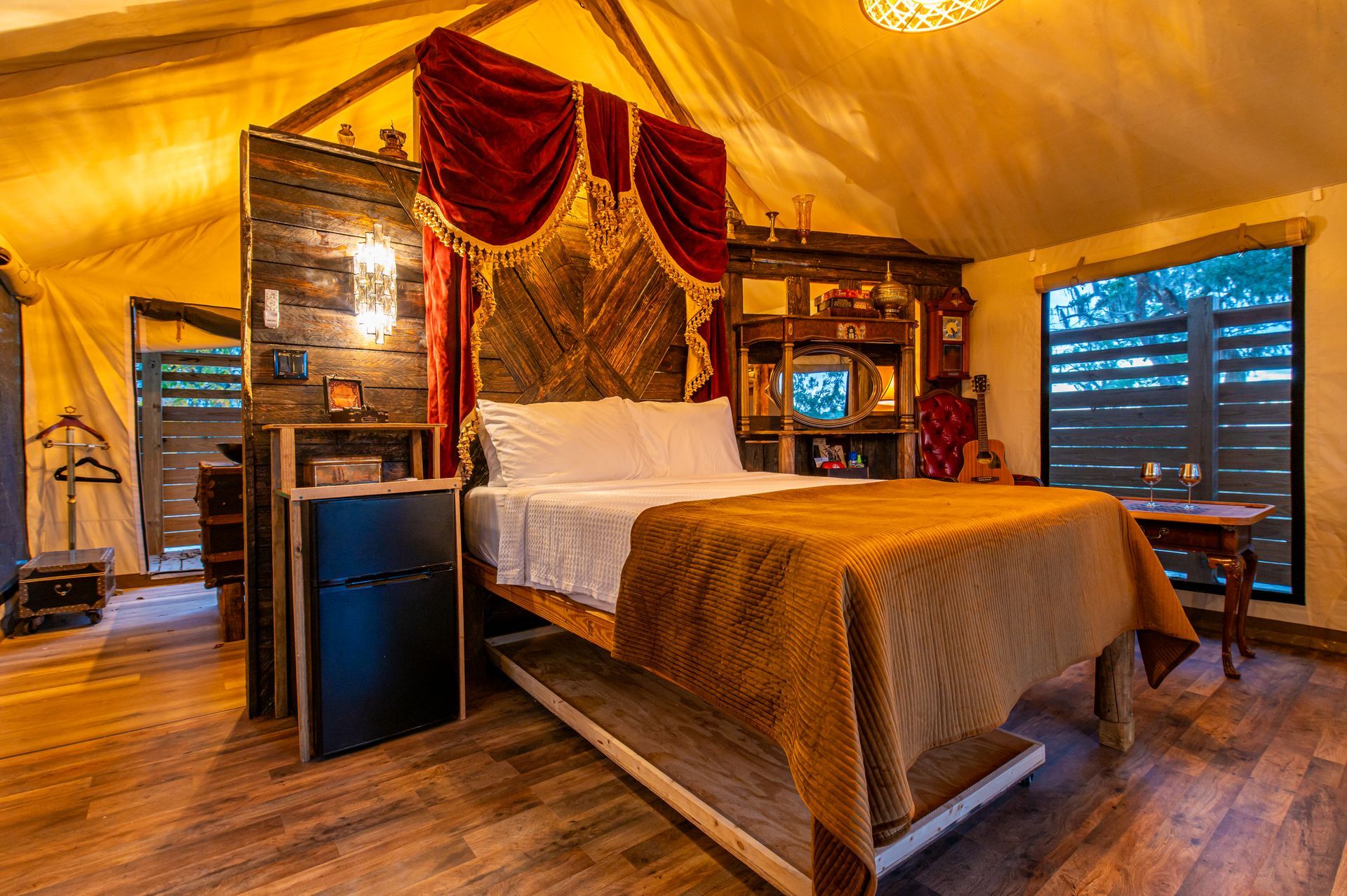 Treehouse, tent, campsite, campfire, nature, bird watching, retreat, vacation, resort, hotel, experience, family reunions