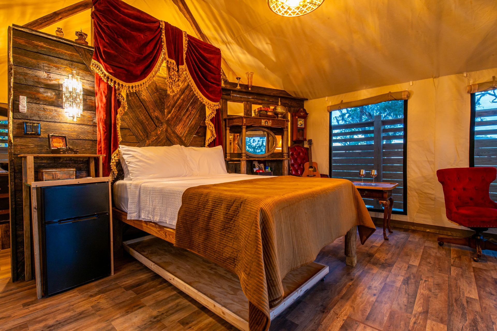 Treehouse, tent, campsite, campfire, nature, bird watching, retreat, vacation, resort, hotel, experience, family reunions