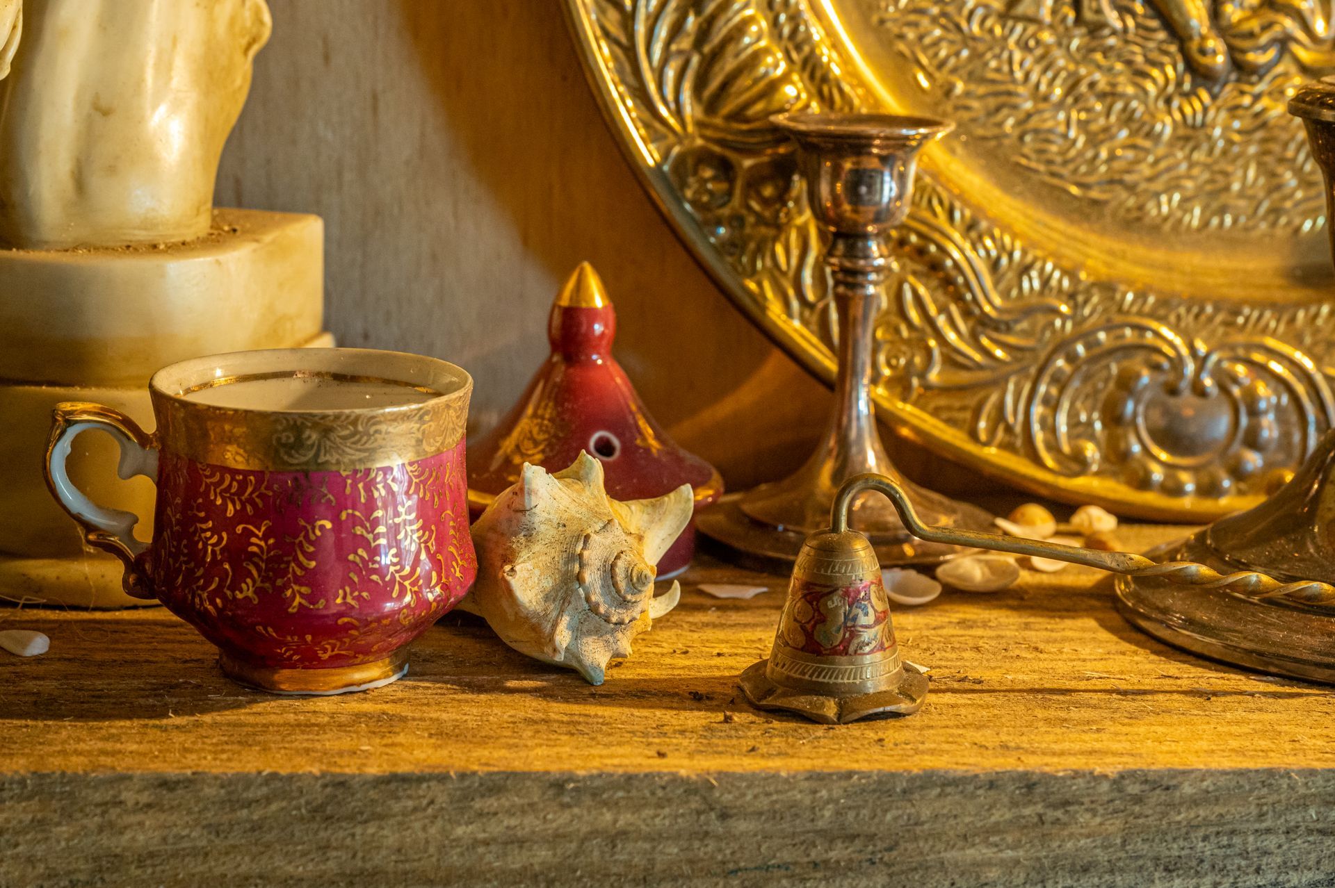 Treehouse, tent, campsite, campfire, nature, bird watching, retreat, vacation, resort, hotel, experience, family reunions