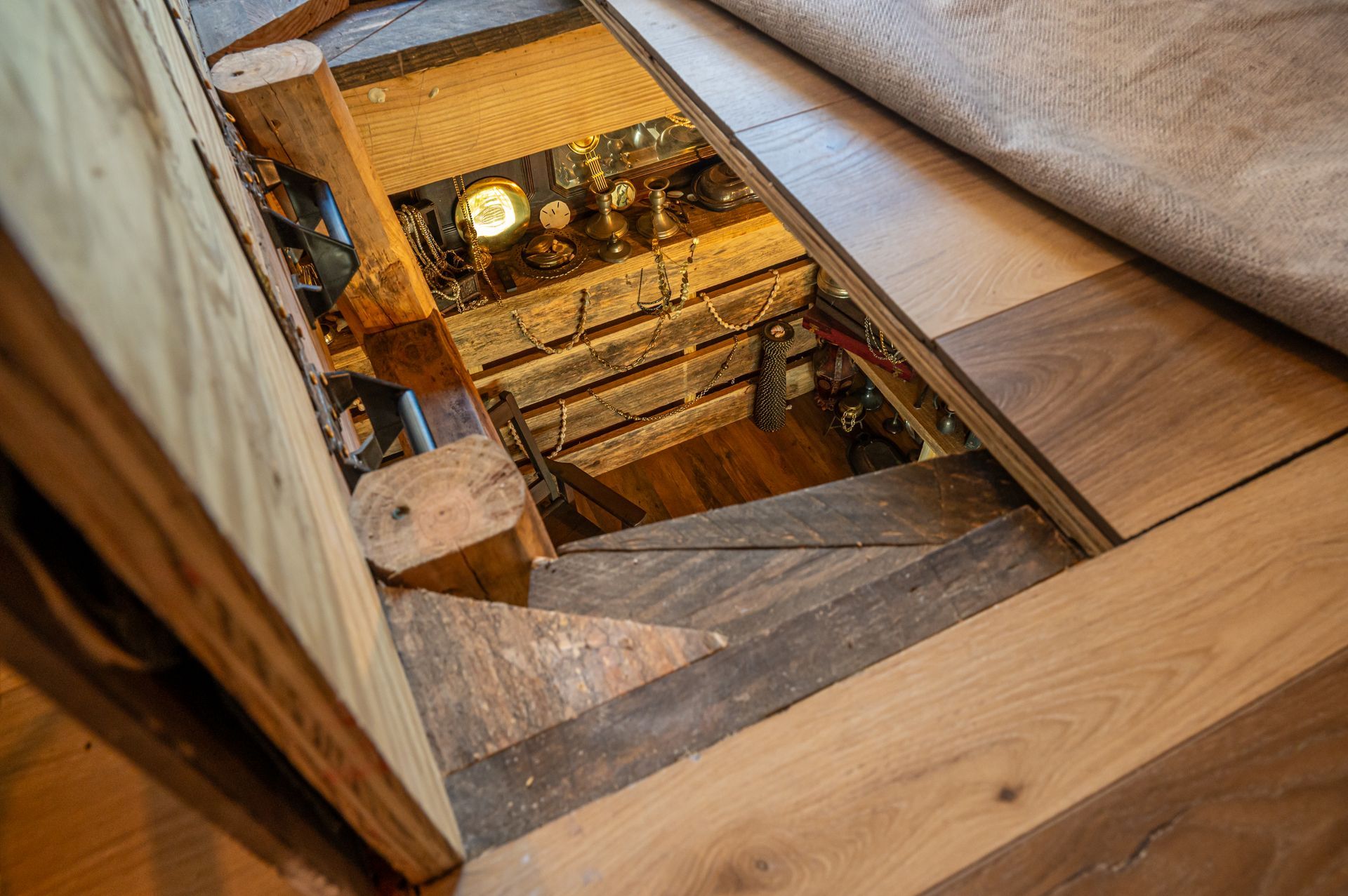 Treehouse, tent, campsite, campfire, nature, bird watching, retreat, vacation, resort, hotel, experience, family reunions