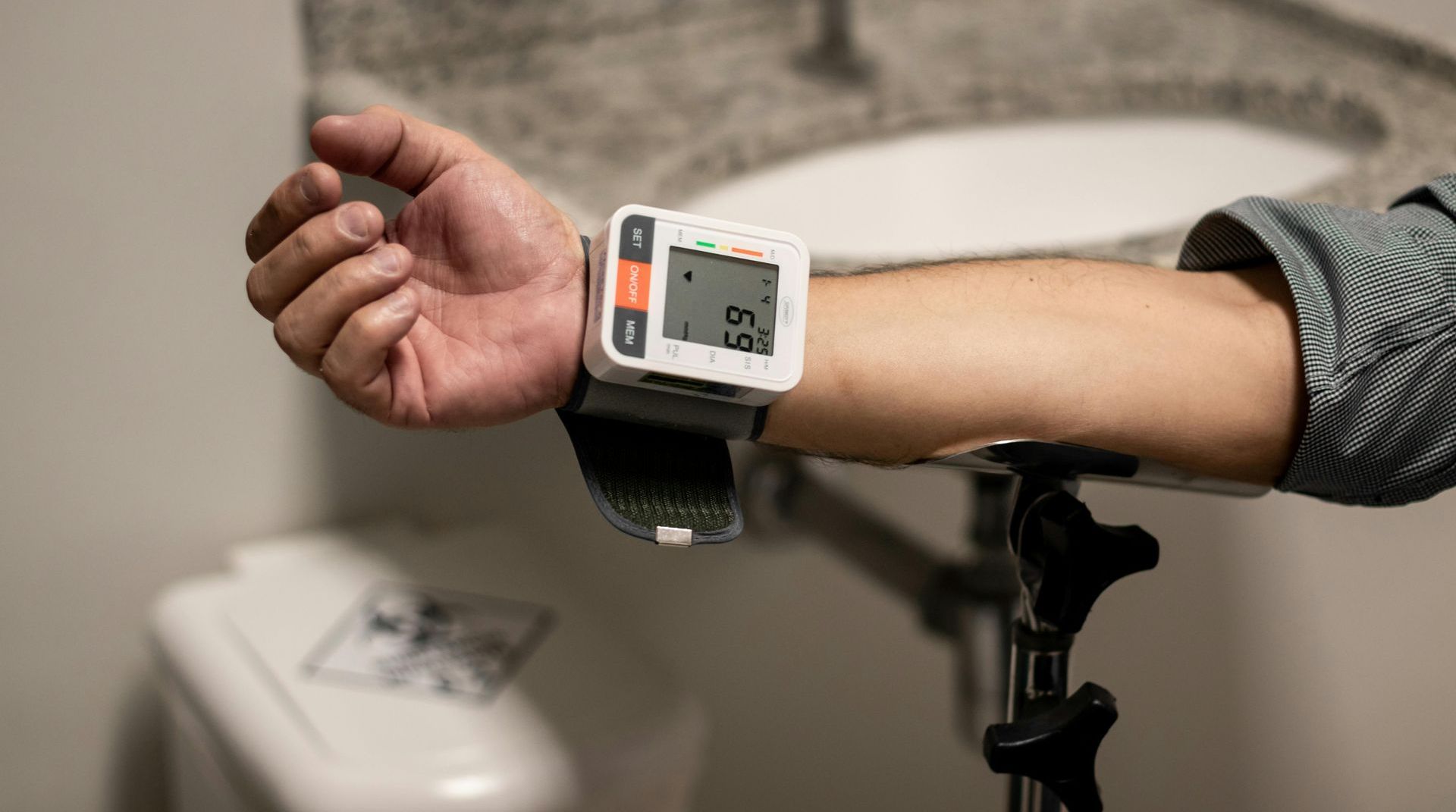 monitoring blood pressure