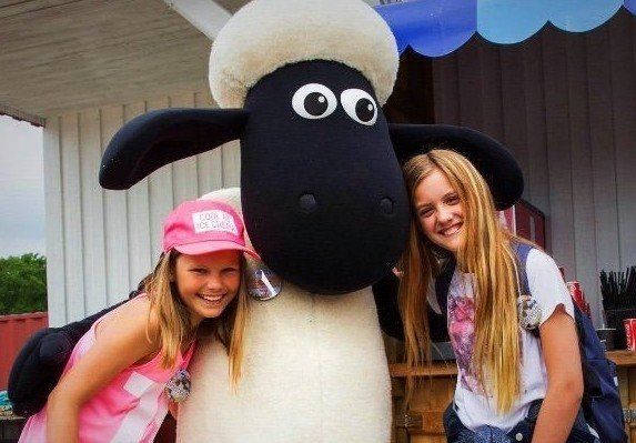 Fåret Shaun Land i Skånes Djurpar - möt Shaun och Timmy!