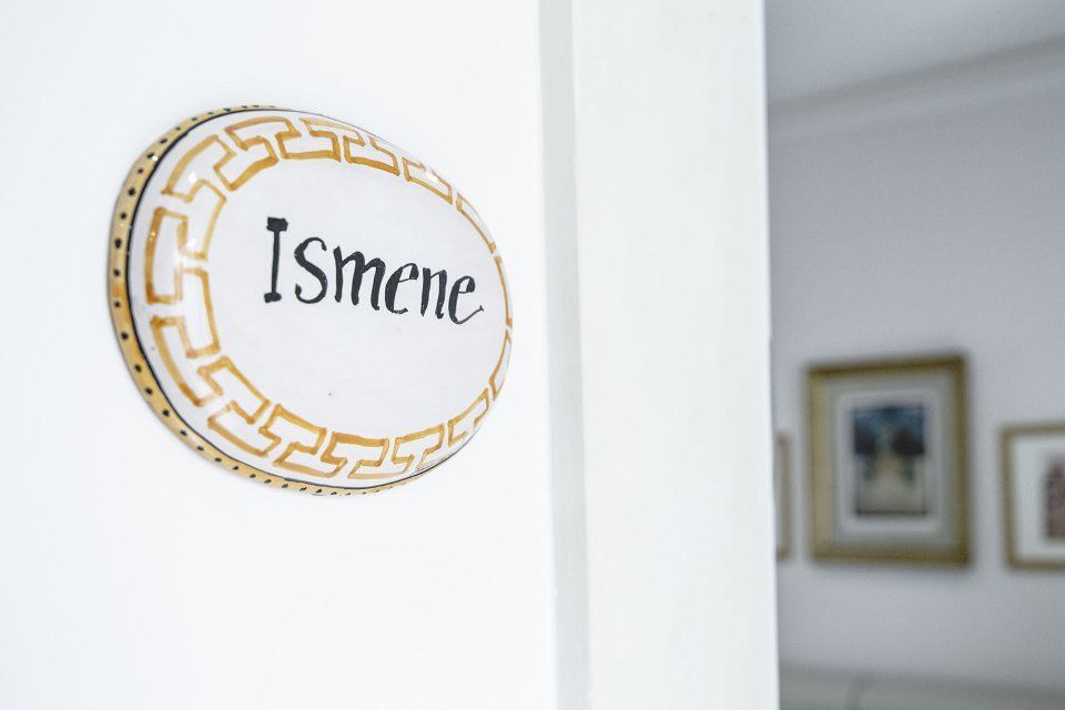 Ingresso camera con letto matrimoniale per vacanze in Sicilia