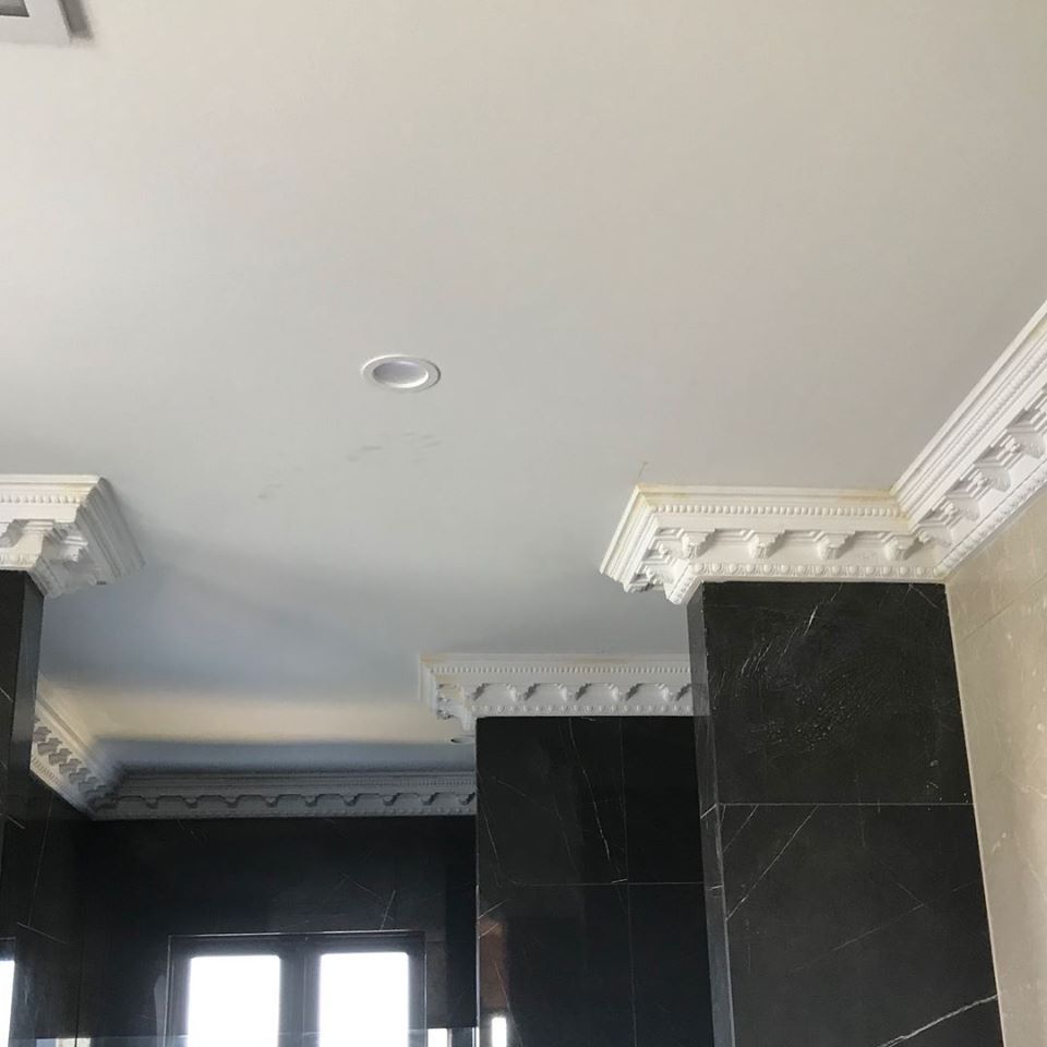 Ceiling with Decor on the corner — Manufacturing Cornices in Logan Village, QLD