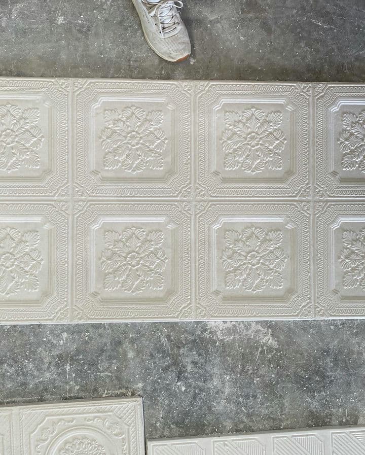 White Ceiling Cornice Design — Cornice Reproduction in Logan Village, QLD