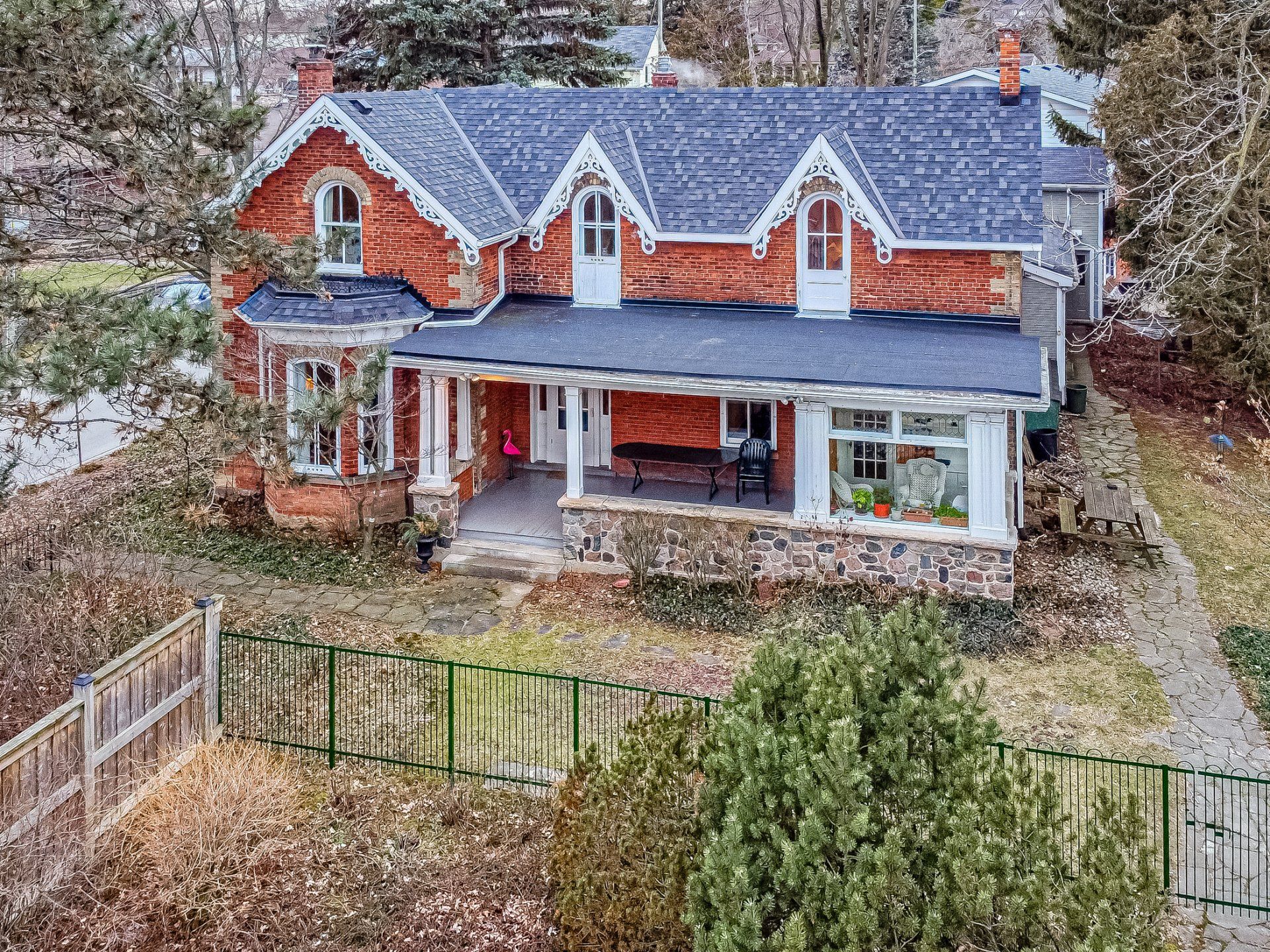 A House In Dundas for Sale, Virtual Tour