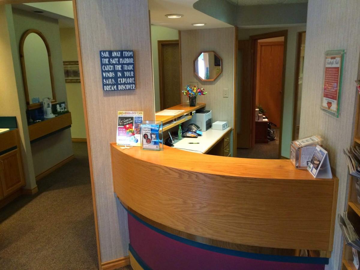 dental arts of bedford reception desk