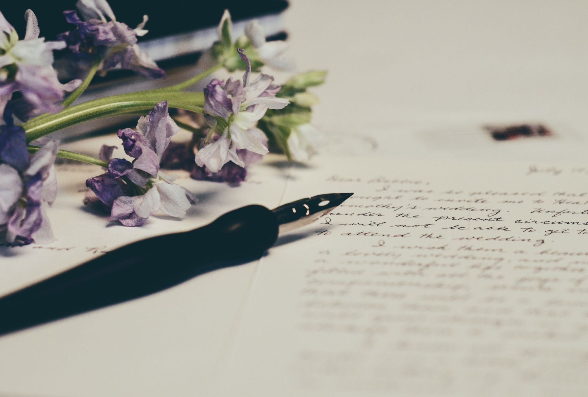 How to Write A condolences Letter to families that are grieving from a death