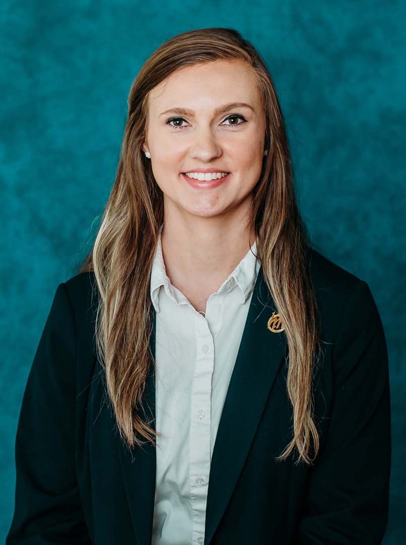 Lindsay Holcomb