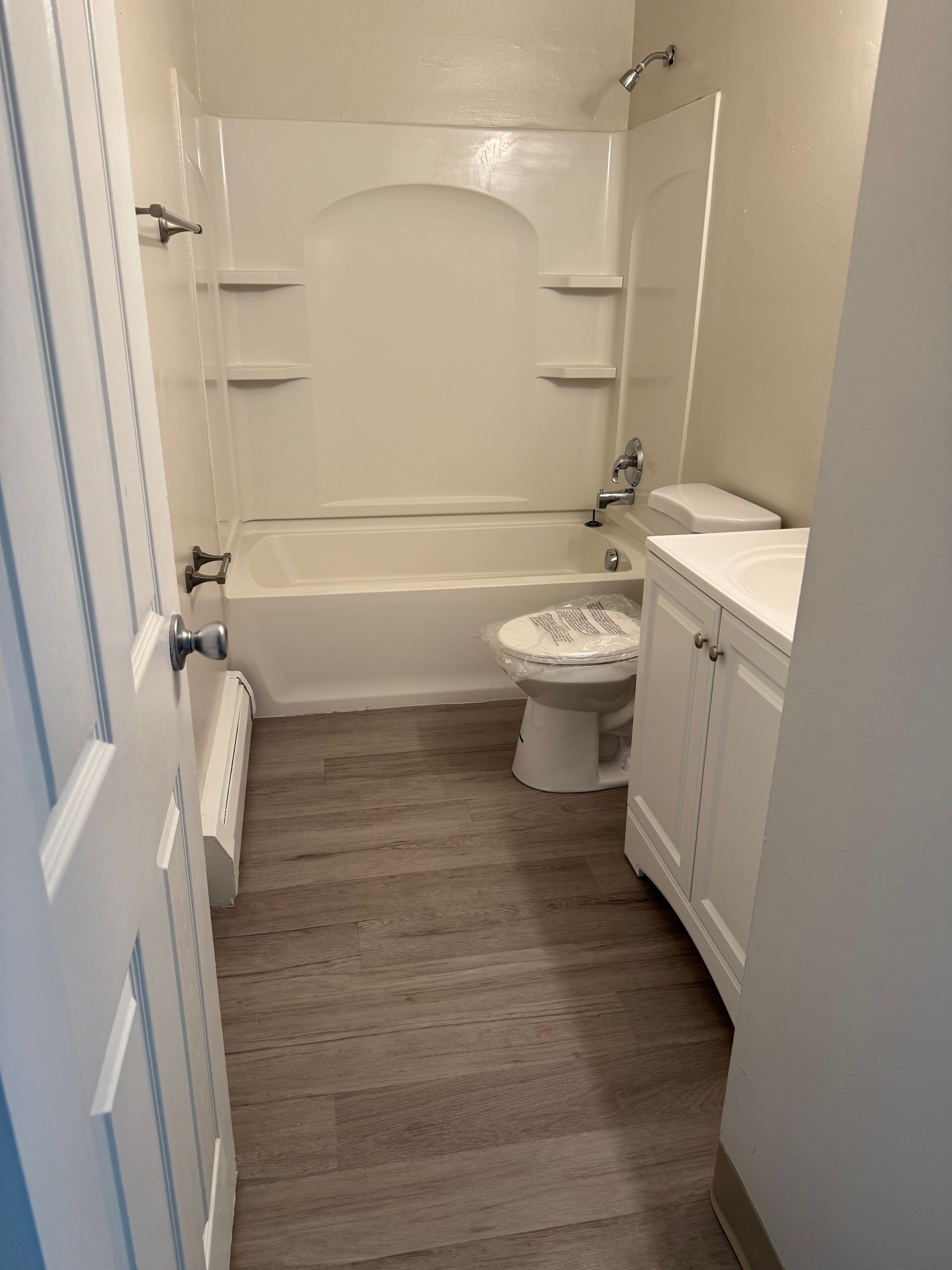 LITCHFIELD HEIGHTS BATHROOM2