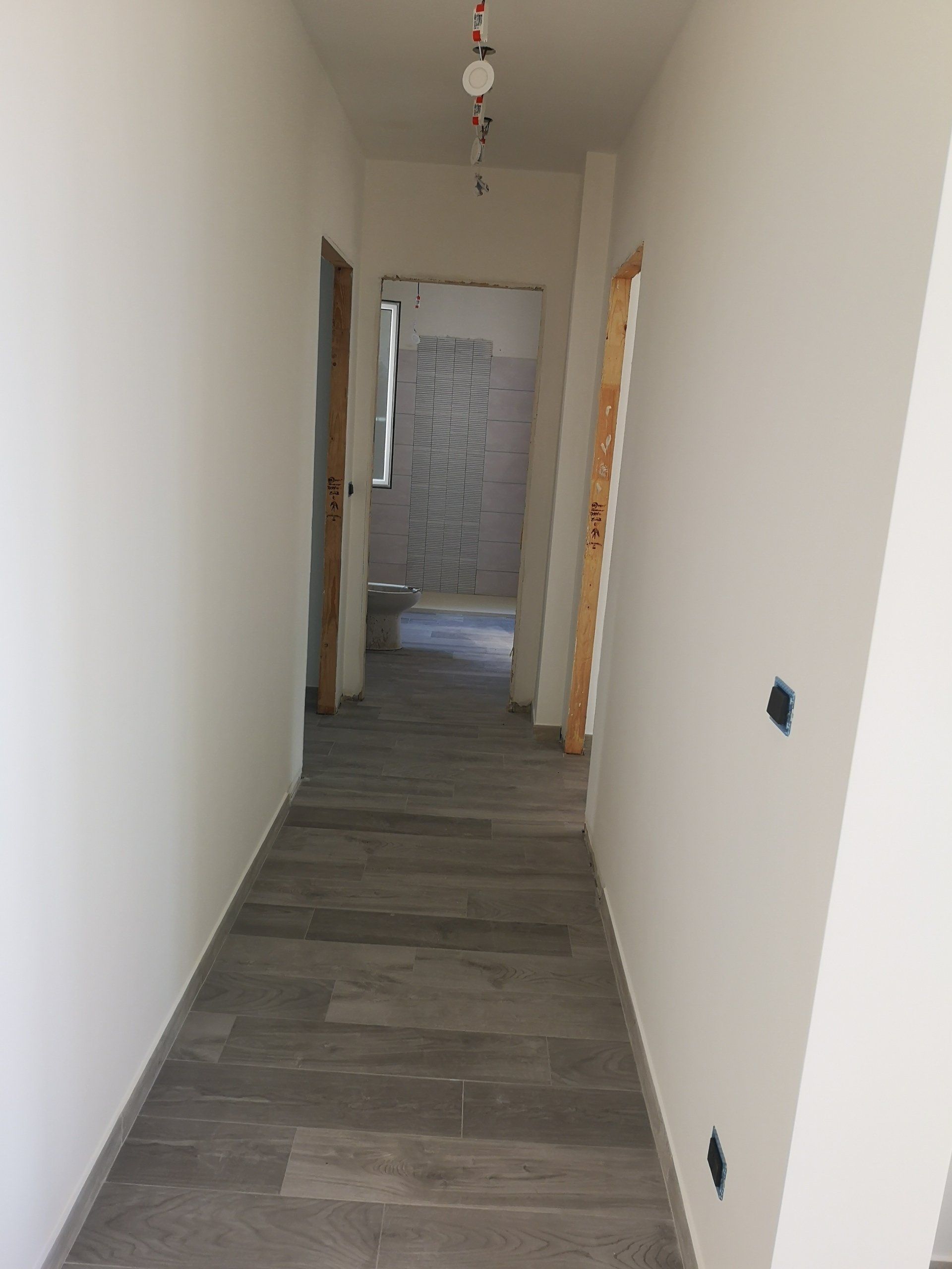 corridoio di ingresso in ristrutturazione