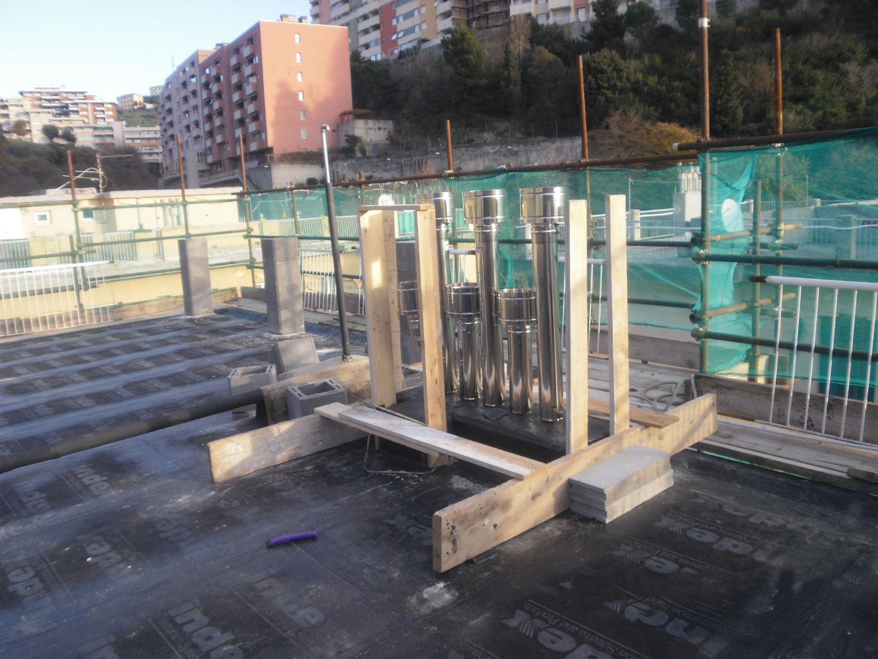 montaggio di coperture per tetto rovescio