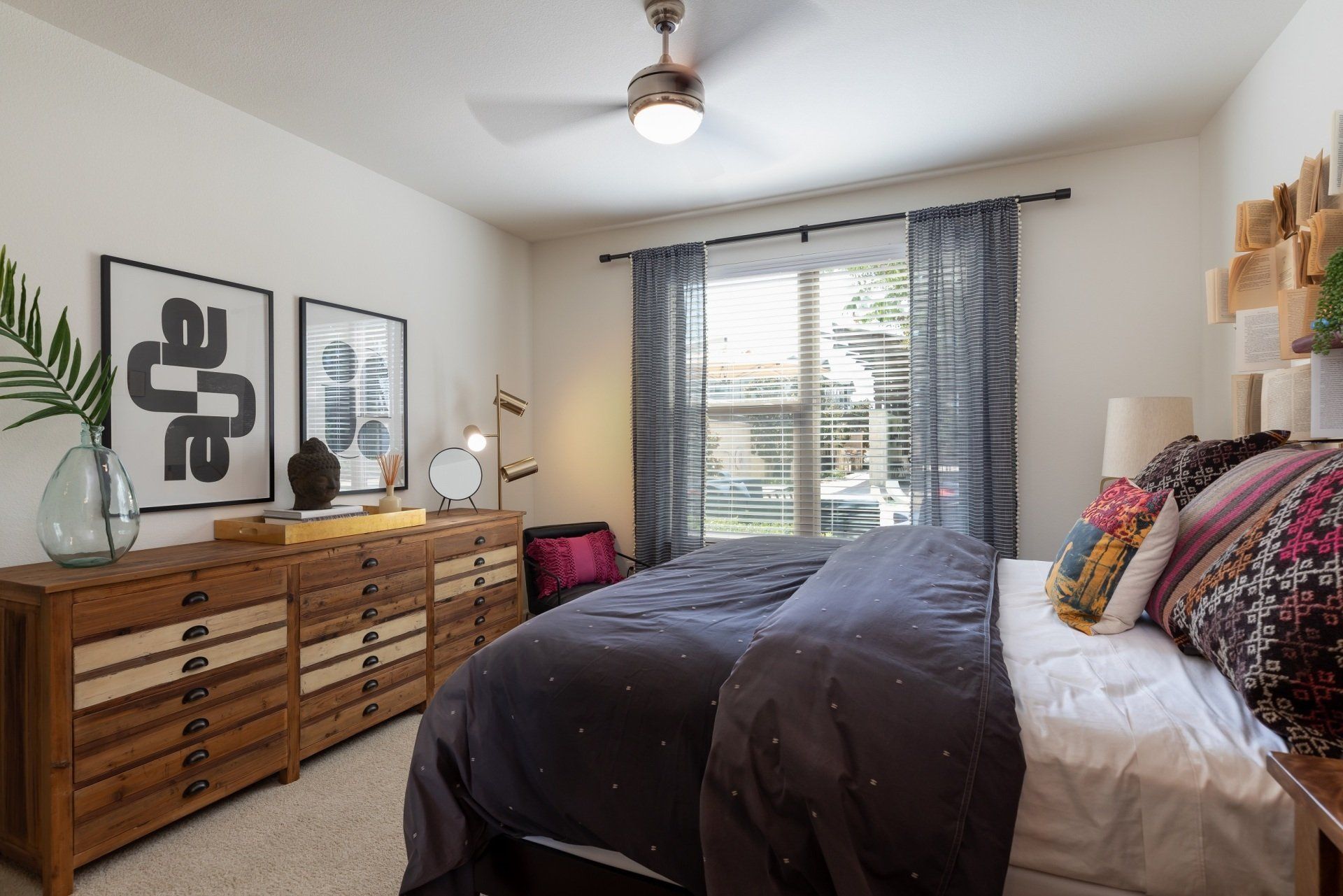 Mercantile River District | Bedroom with Fan