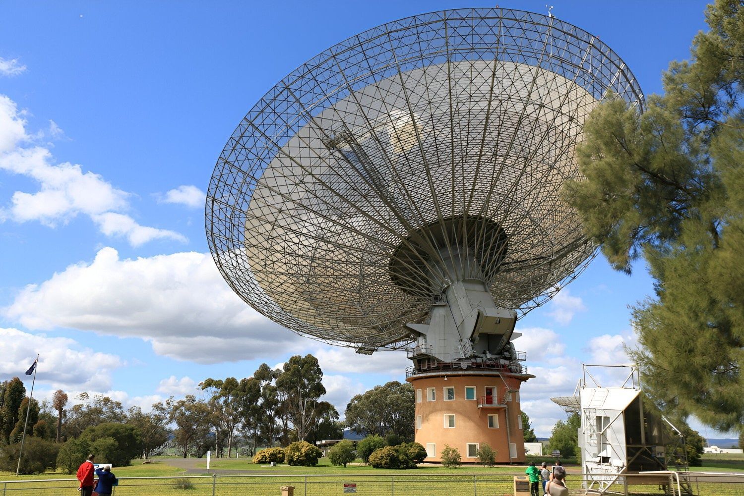 Radio Telescope Dish, Located in A Green Field with Trees — Ballimore Welding in Parkes, NSW