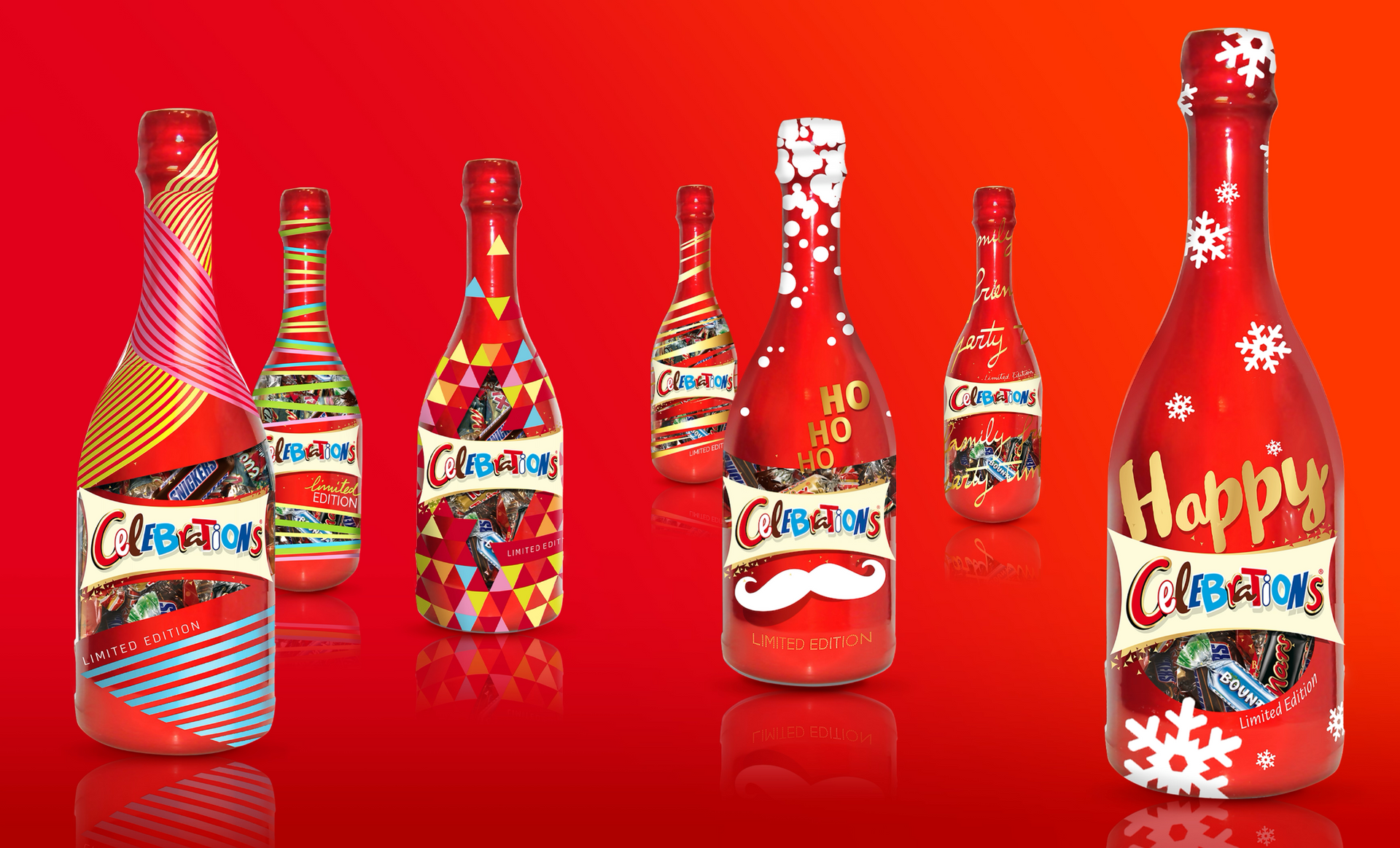 Sept bouteilles de vin rouge décorées de façon festive avec des motifs sur le thème des fêtes sur un fond rouge dégradé.