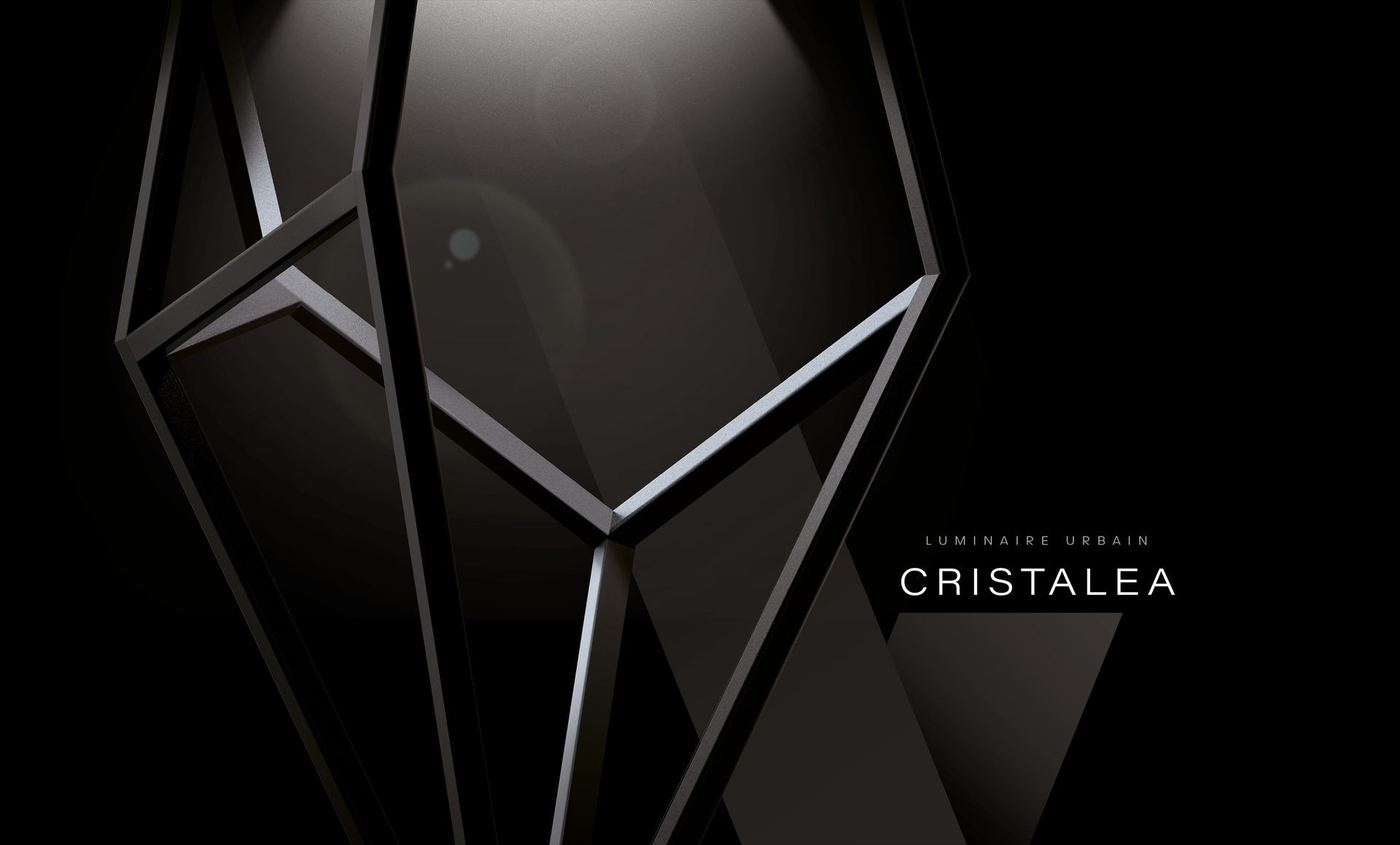 Forme géométrique noire avec reflets et texte « CRISTALLA ».