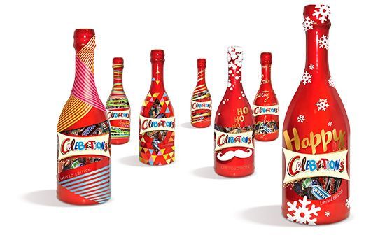 Bouteilles de chocolat Celebrations avec emballage rouge festif et motifs variés.