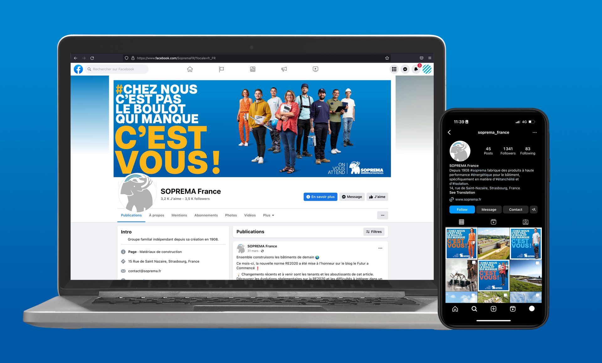 Ordinateur portable et téléphone affichant une page Facebook avec des personnes et du texte, sur un fond bleu.