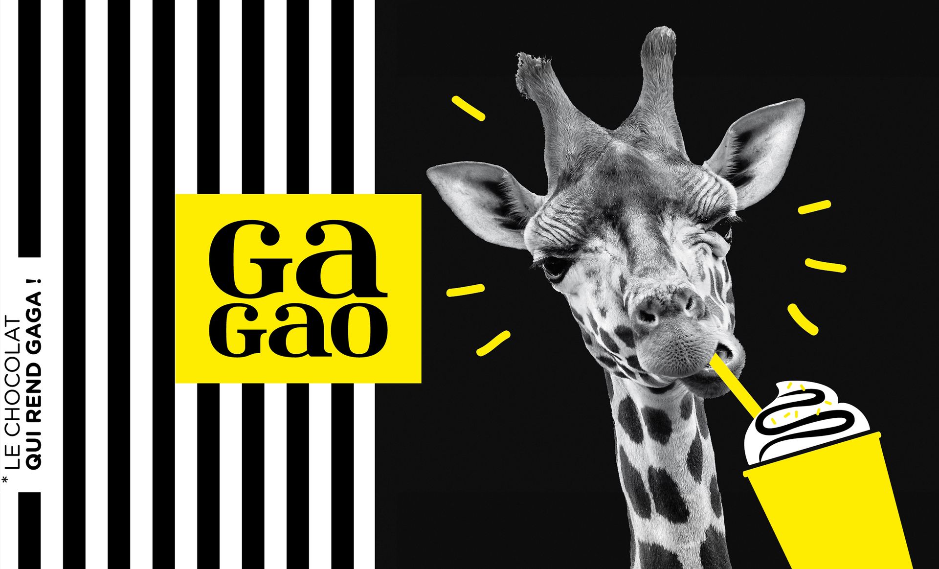Logo Ga Gao avec une girafe buvant dans une tasse jaune. Couleurs : noir, blanc et jaune.