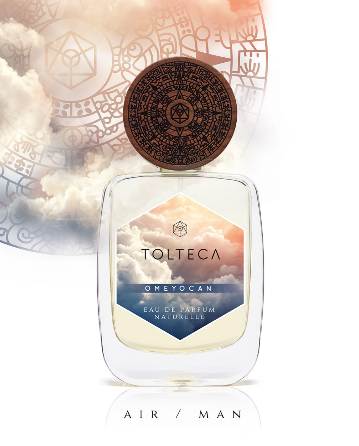 Flacon de parfum orné d'un ciel nuageux. Bouchon marron, étiquette portant les inscriptions « OLTECA » et « DREAMS CAPE ».