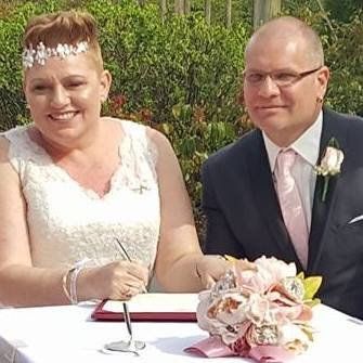 bride and groom with Cheryl Warry Wedding Celebrant