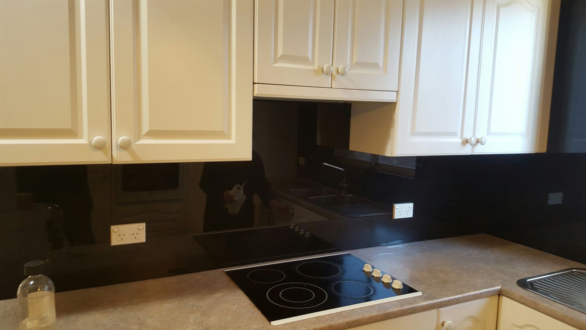Black Splashbacks — Penrith, NSW — Panther Glass & Aluminum