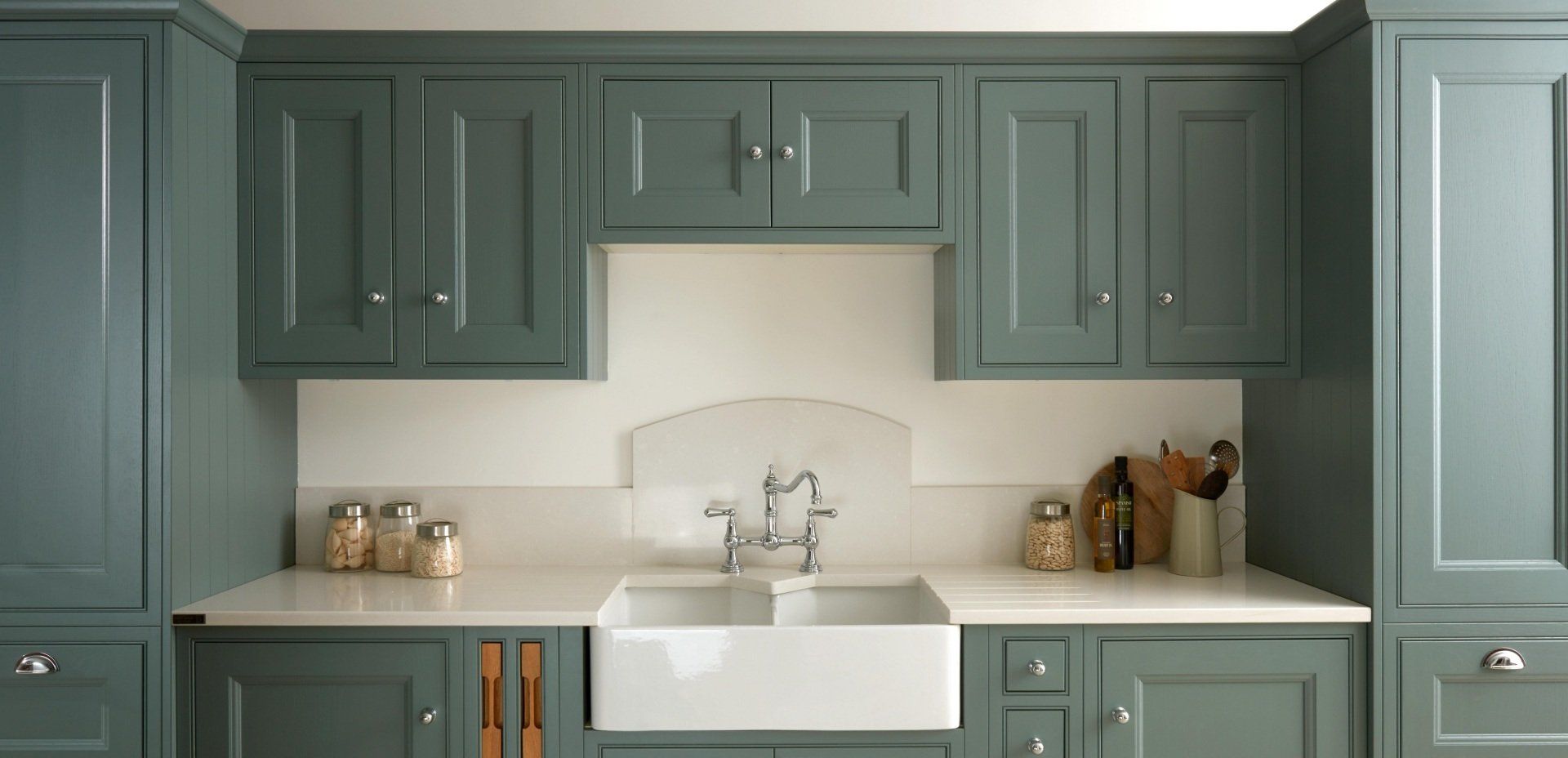 Tetbury Thyme Kitchen traditional Belfast sink and perrin and rowe provence lever deck mounted tap