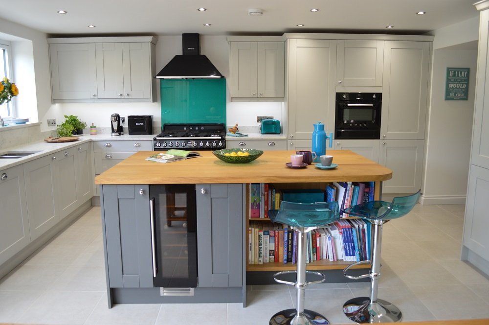 Valentino Kitchens Chew Stoke Carrara quartz & oak