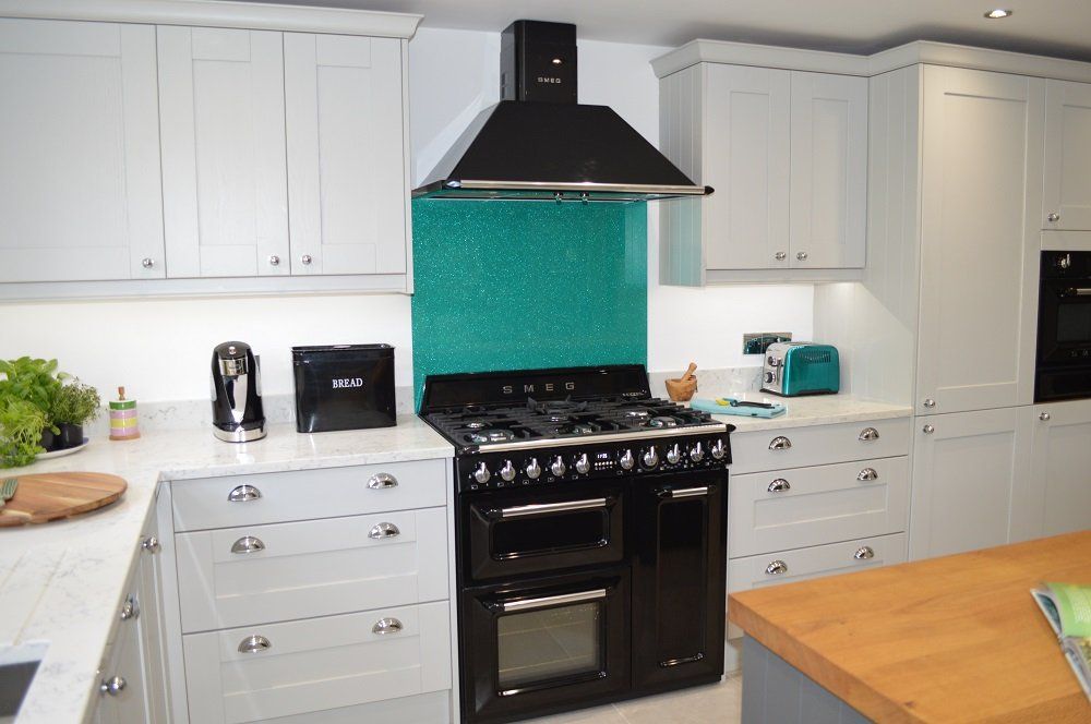 Valentino Kitchens Chew Stoke Carrara quartz & oak Smeg Victoria Range