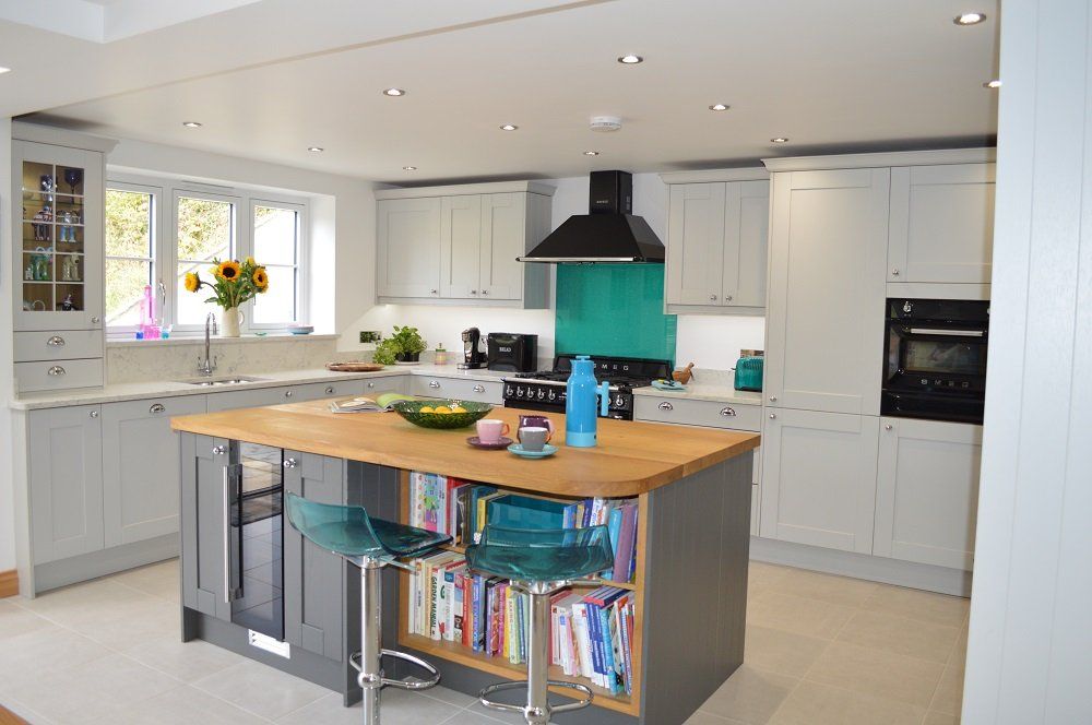 Valentino Kitchens Chew Stoke Carrara quartz & oak