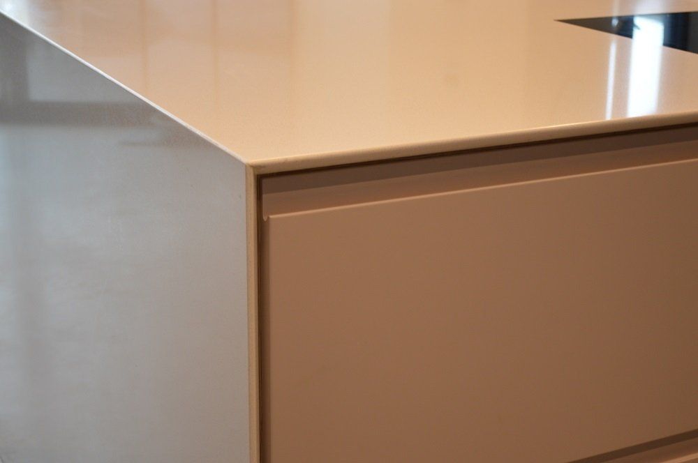 Valentino Kitchens Design Installation Wells Malmo handleless Old Navy shark nose quartz waterfall island