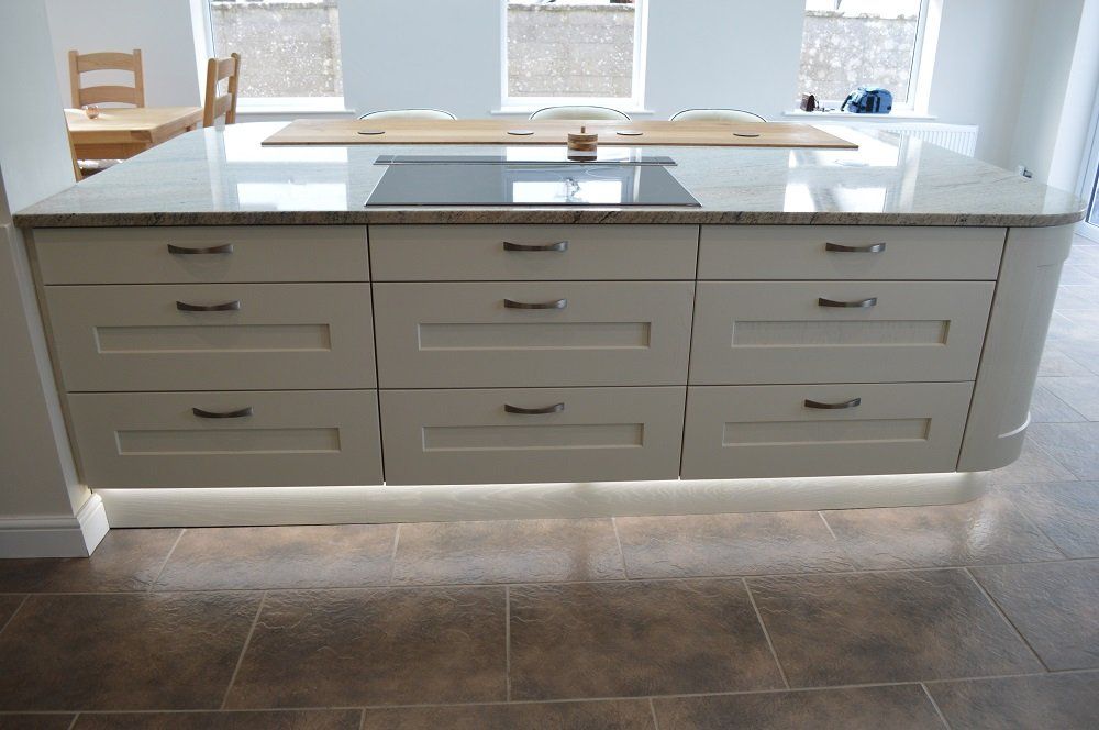 Valentino Kitchens installation Holcombe shaker style Dakar & Mussel lighting