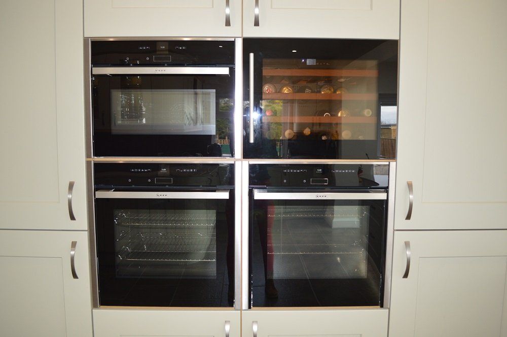 Valentino Kitchens installation Holcombe shaker style Dakar & Mussel Neff appliances