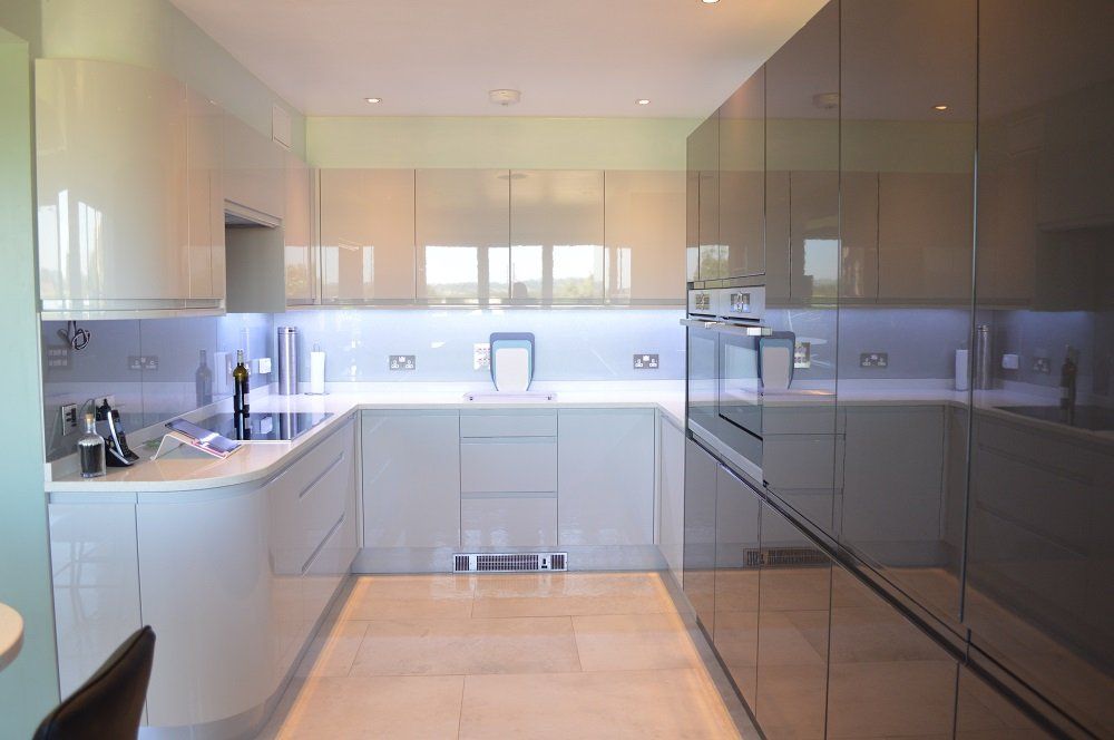 Valentino Kitchens Bishop Sutton Malmo Gloss