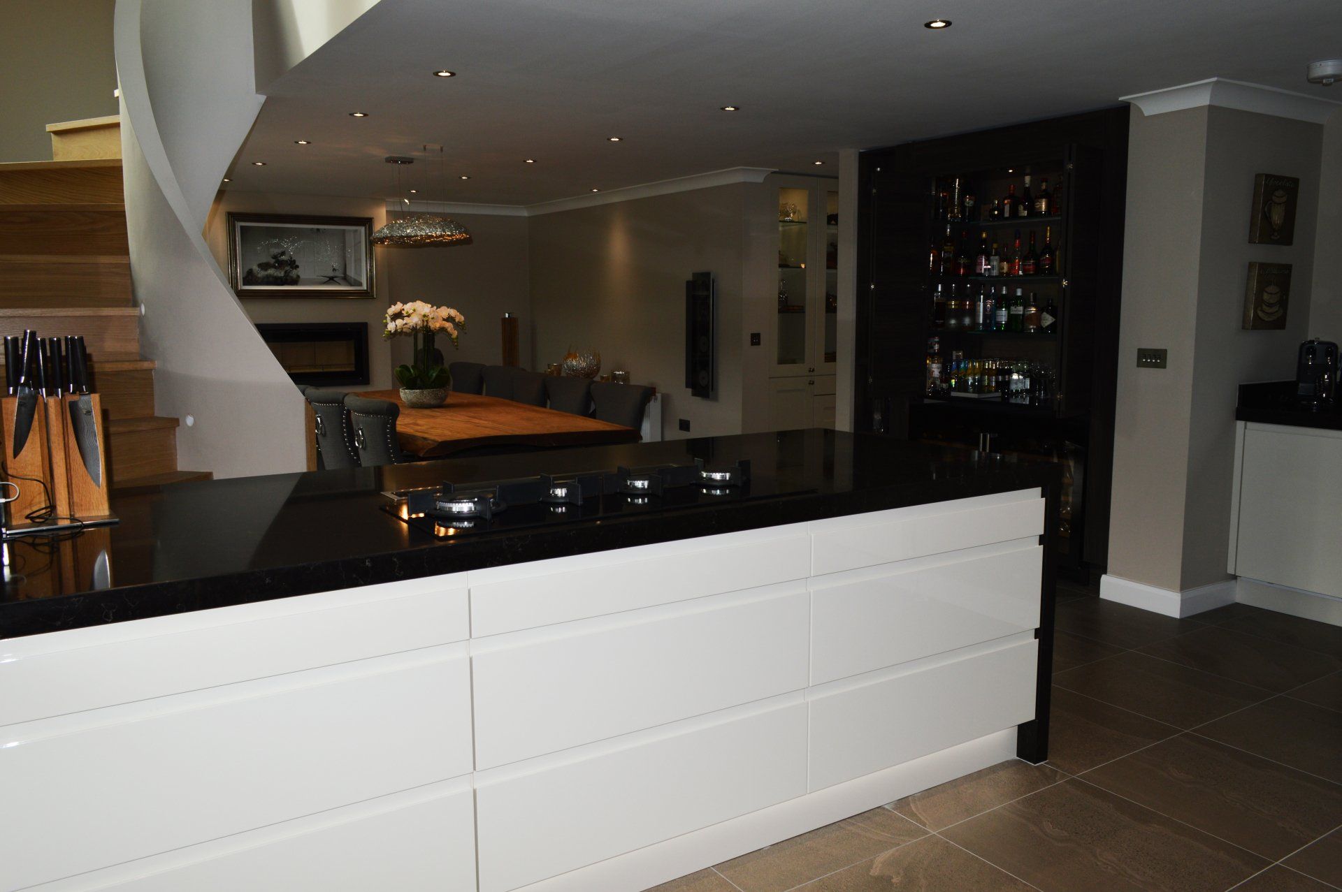 Valentino Kitchens Shipham Isla Dark Elm & Malmo Porcelain Gloss