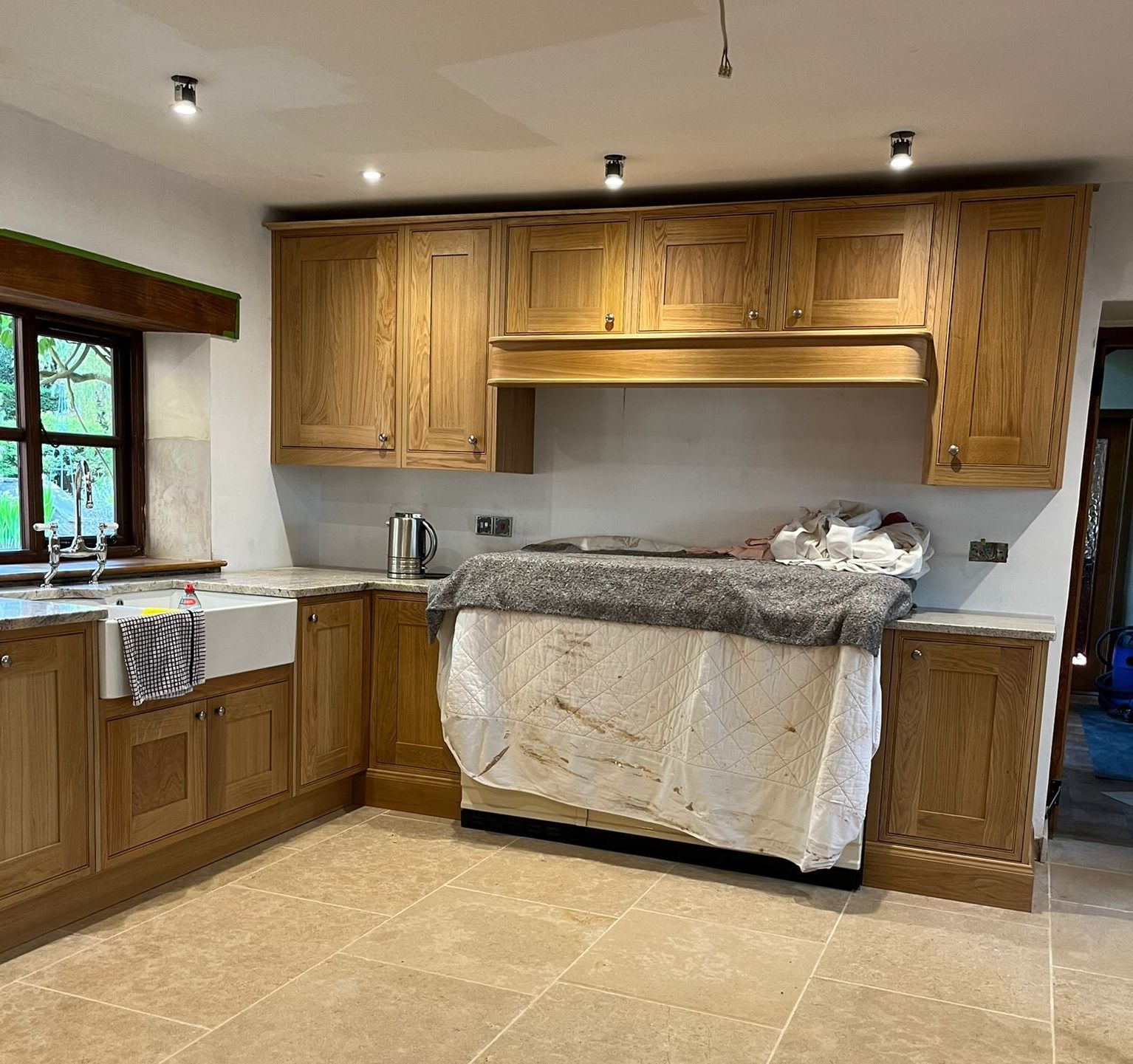 Westminster Oak mantle which houses an a extractor