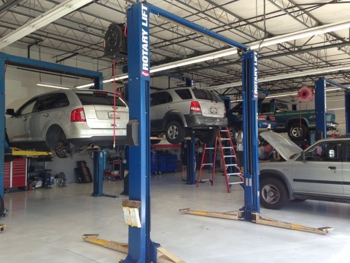 Ryan's Automotive Service Center Garage