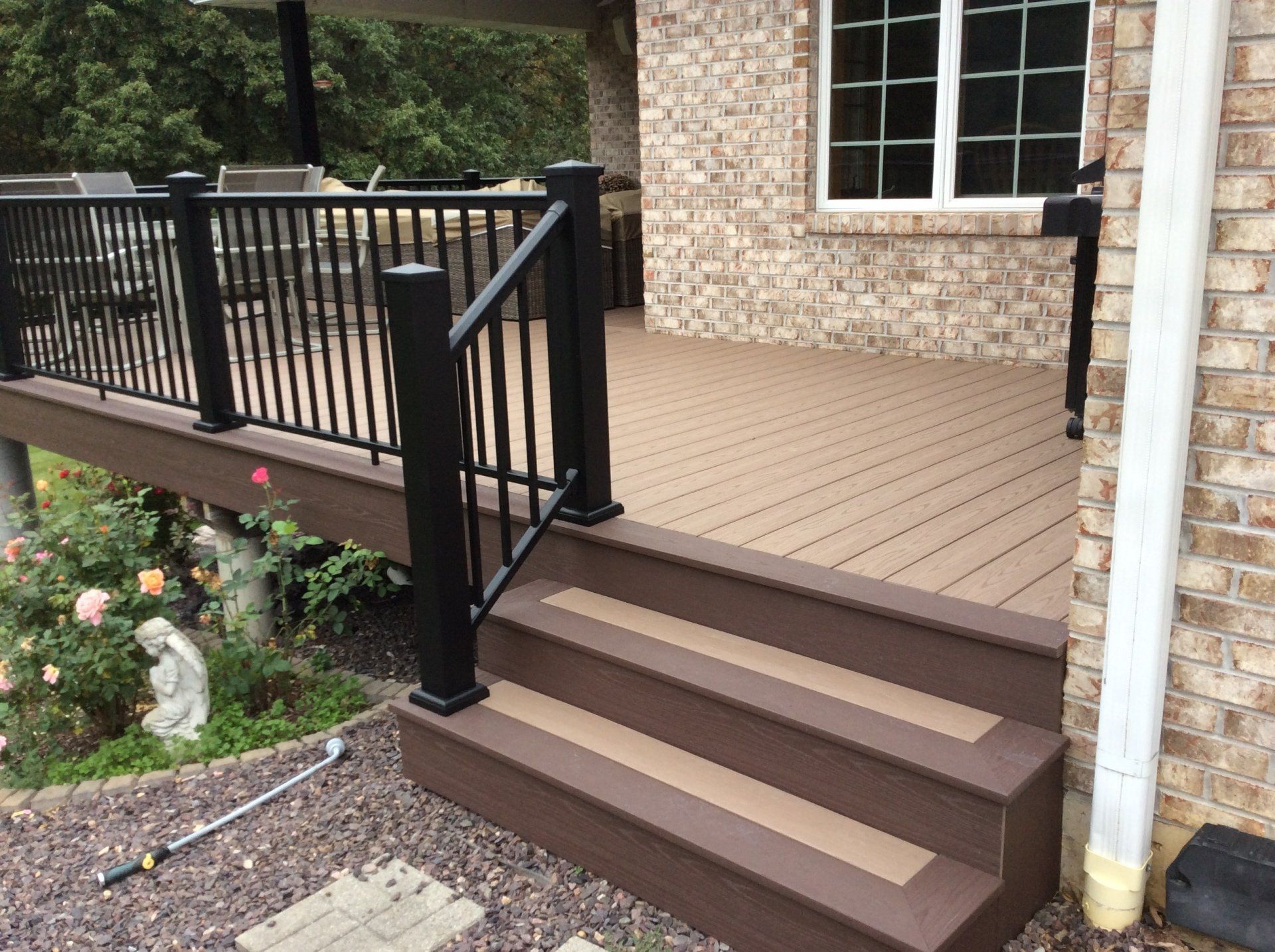Wood decks | Mendon, IL | Decks Unlimited | 217-440-4100