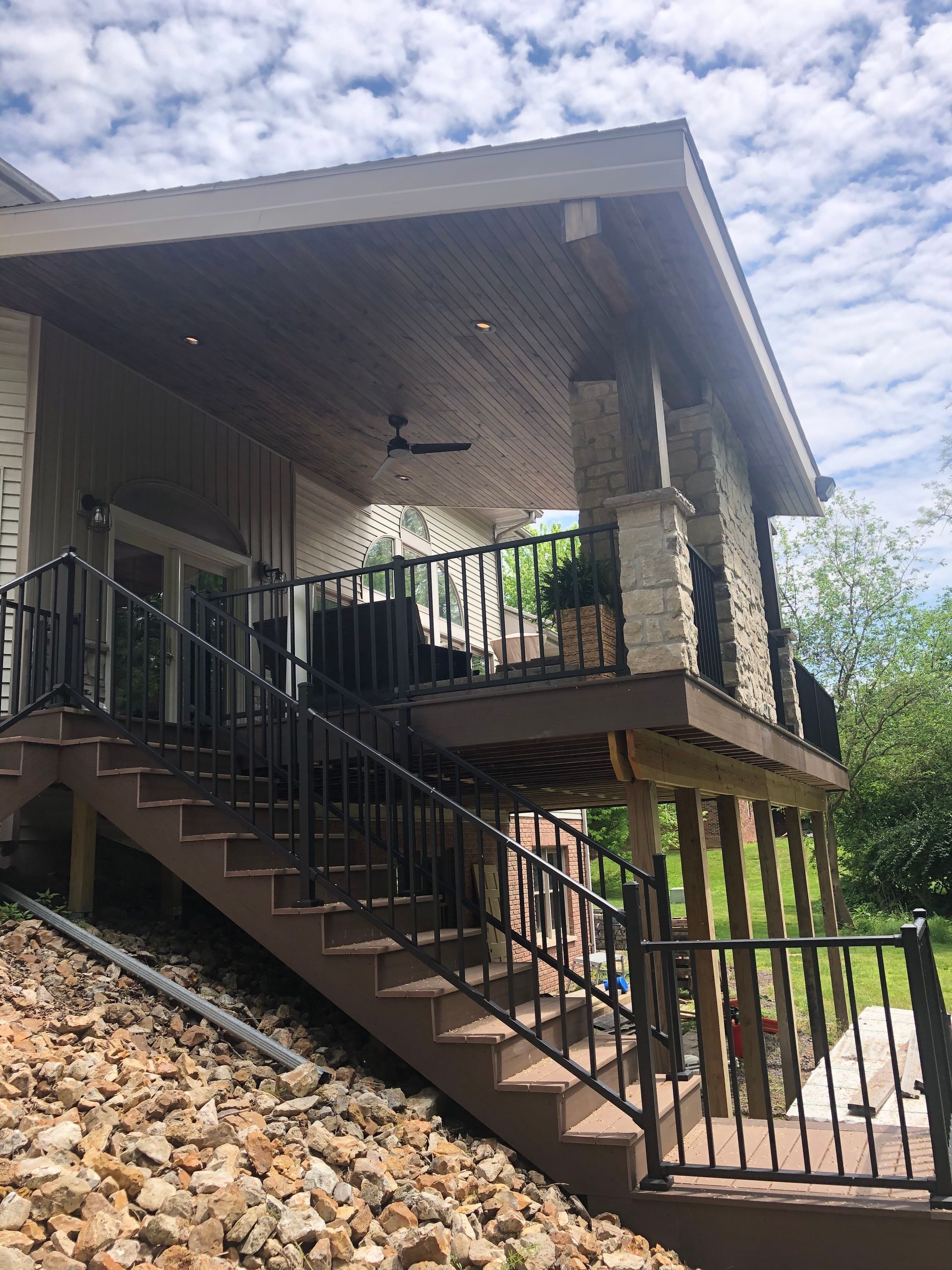 Wood decks | Mendon, IL | Decks Unlimited | 217-440-4100