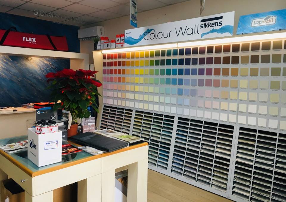 campionario di vernici per pareti interne e facciate