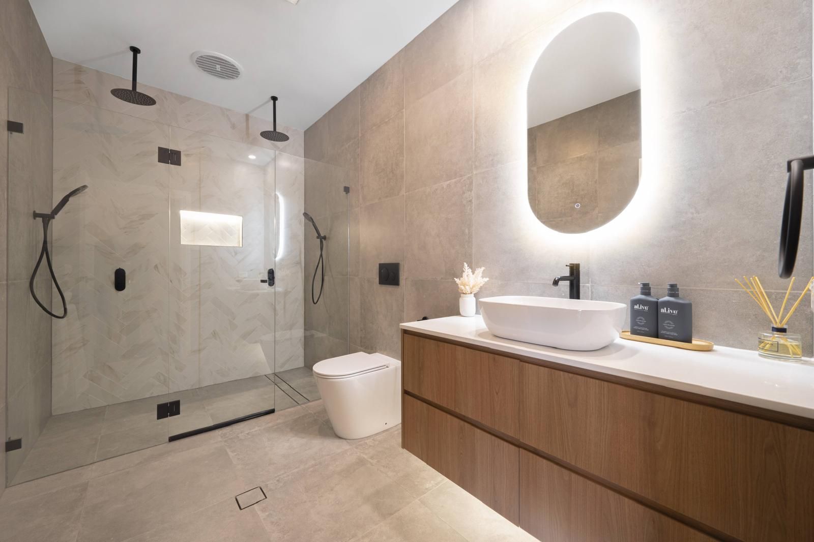 Luxurious Ensuite Bathroom in Mt Vernon 4