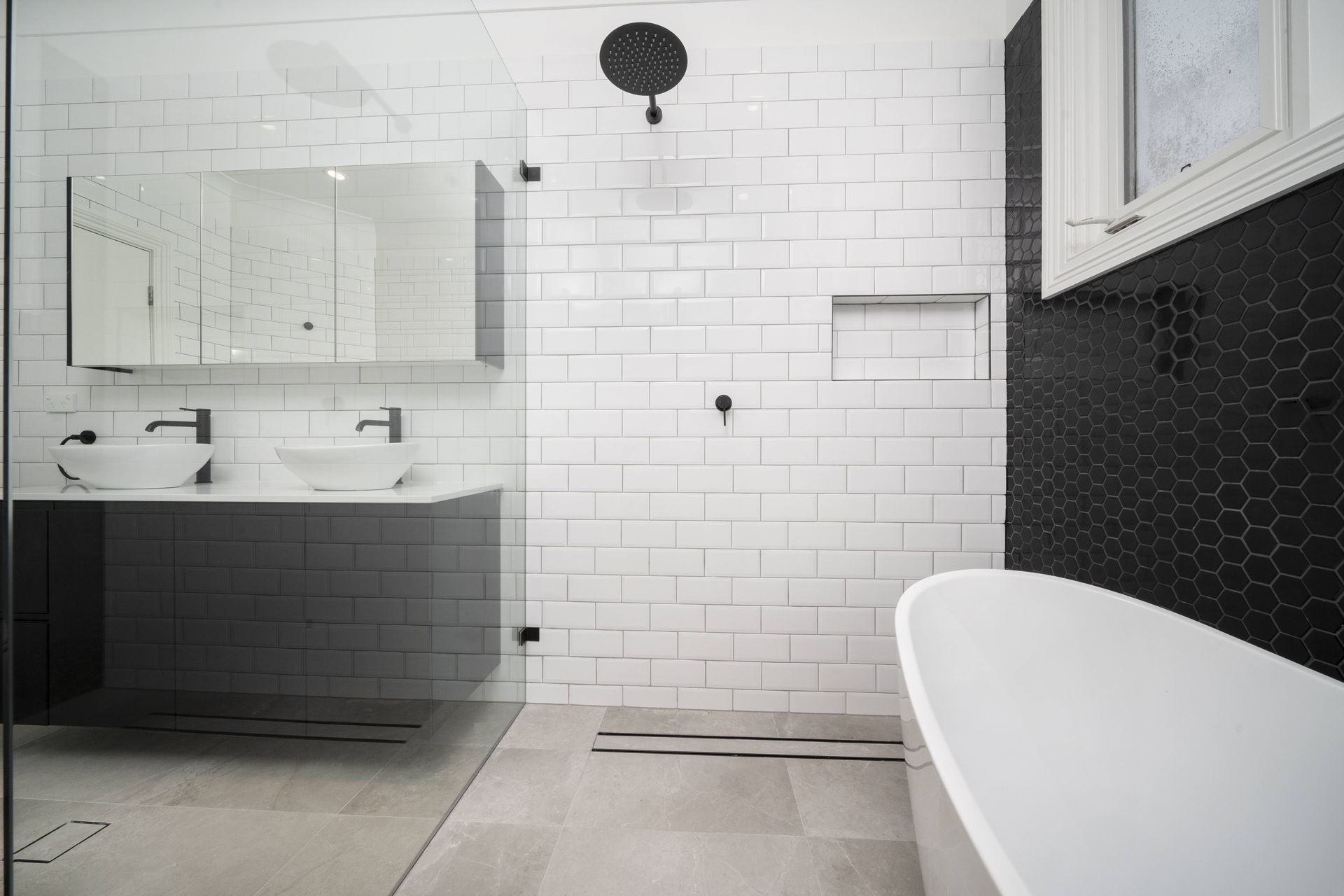 Minimalist Bathroom Design in Mosman 