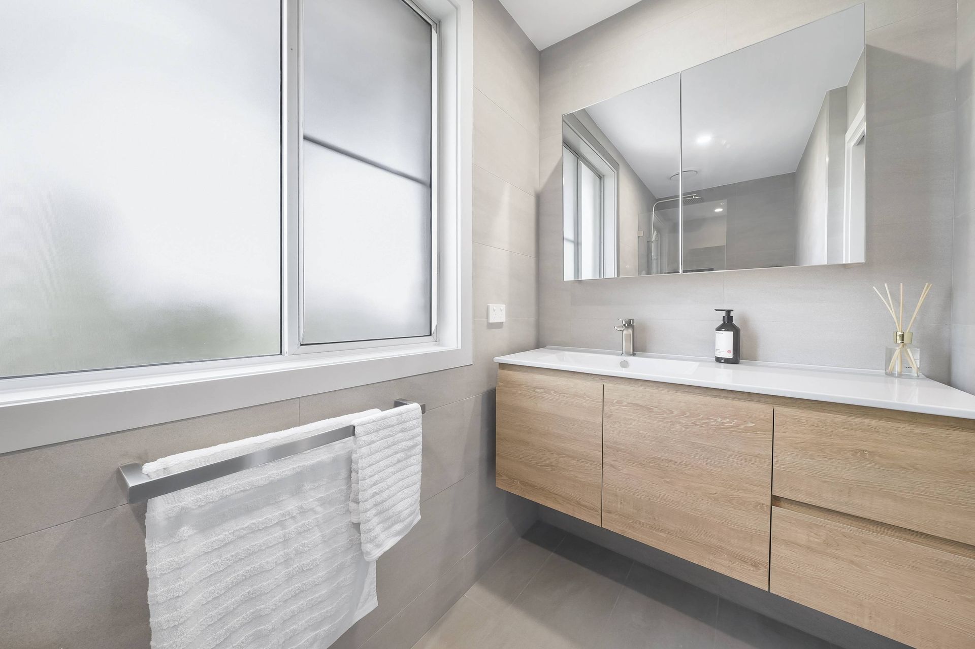 Luxury Bathroom in Greenwich 9